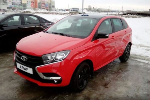 "Эксклюзивные" Lada XRAY Cross Instinct начали собирать на конвейере