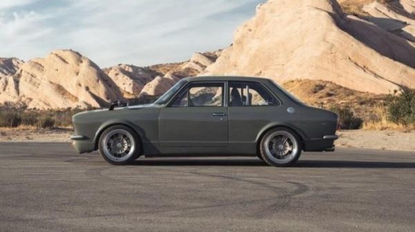 
			Toyota Corolla пересадили на шасси современного Lexus IS F (14 фото)