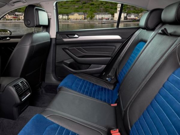 Обновлённый Volkswagen Passat 2020 в России: от 1.829.000 рублей