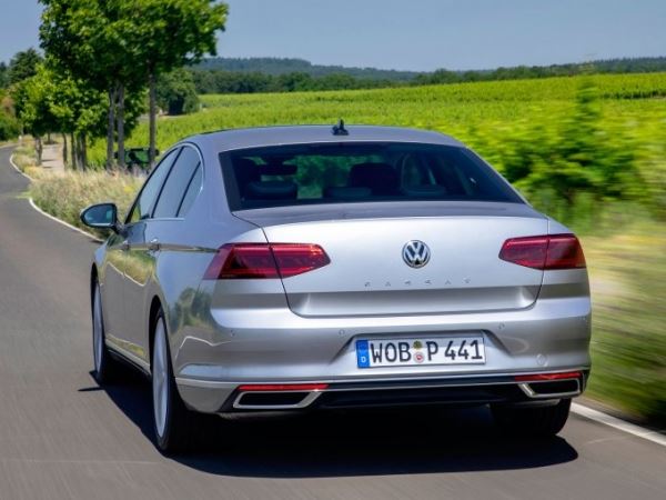 Обновлённый Volkswagen Passat 2020 в России: от 1.829.000 рублей