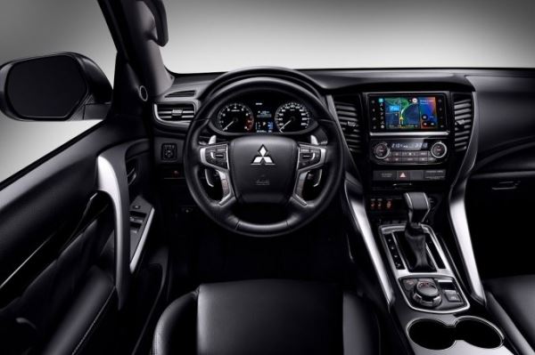Mitsubishi Outlander и Pajero Sport получили обновлённую мультимедиа в России