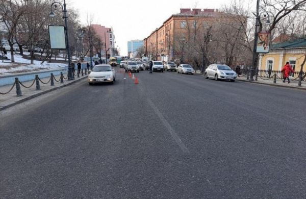 <br />
Во Владивостоке пожилой пешеход попал под колеса иномарки<br />
