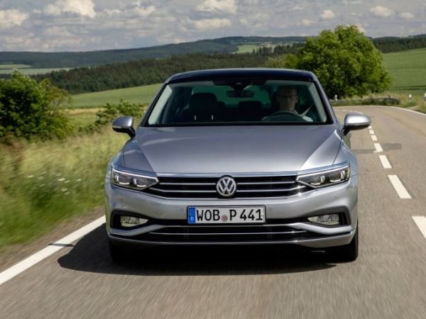 Обновлённый Volkswagen Passat 2020 в России: от 1.829.000 рублей