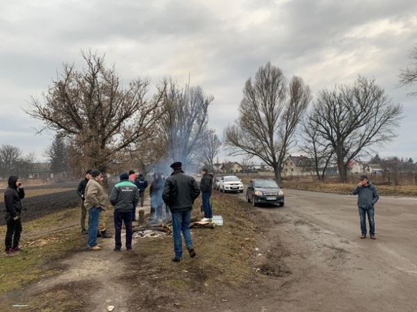 Под Тернополем отказались принимать украинцев из Китая