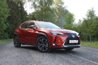 Тест-драйв Lexus UX