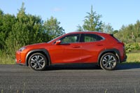 Тест-драйв Lexus UX