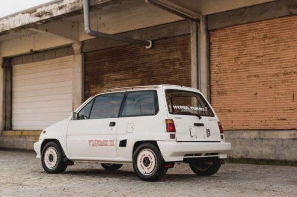 <br />
			Honda City Turbo II со скутером Motocompo (17 фото)