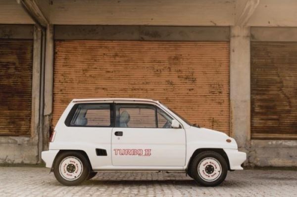 <br />
			Honda City Turbo II со скутером Motocompo (17 фото)