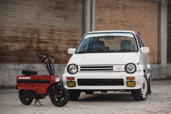 <br />
			Honda City Turbo II со скутером Motocompo (17 фото)