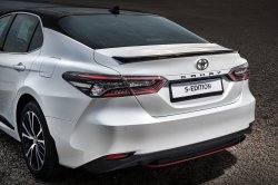 "Псевдоспортивный" седан Toyota Camry S-Edition появился у российских дилеров