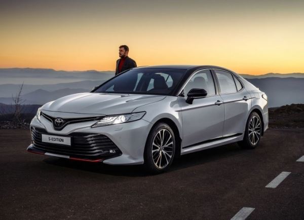 "Псевдоспортивный" седан Toyota Camry S-Edition появился у российских дилеров