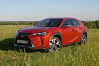 Тест-драйв Lexus UX