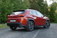 Тест-драйв Lexus UX